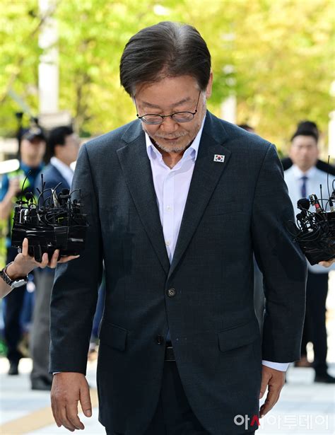 [포토] 이재명 ‘대북송금 의혹 수원지검 2차 출석 아시아투데이