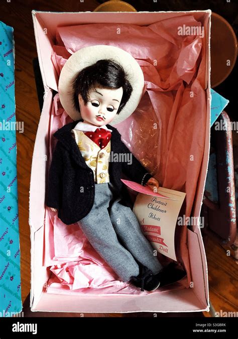 Vintage Madame Alexander Collectible Doll In The Box In Antique Store