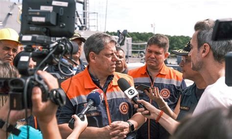 Tarcísio manda tropa de choque ao litoral norte para evitar saques Crusoé