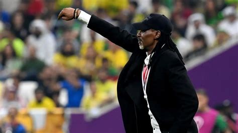 Rigobert Song quebra marca histórica após vitória de Camarões sobre o