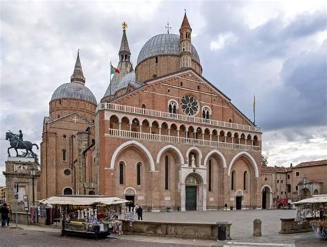 Basilica of Saint Anthony of Padua | Wondermondo