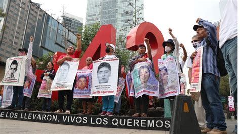 Promete AMLO Abrir Archivos De Ayotzinapa Para Padres De Los 43