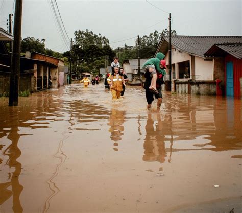 Sete Municípios De Sc Decretam Situação De Emergência Devido à Chuva