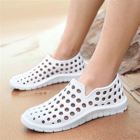 Summer Shoes Men Sandals Flat Beach Sandals Breathable Hole Shoes