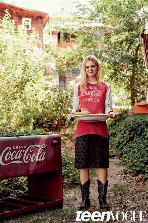 Foto Elle Fanning Di Majalah Teen Vogue Edisi Oktober 2015 Foto 2 Dari 48