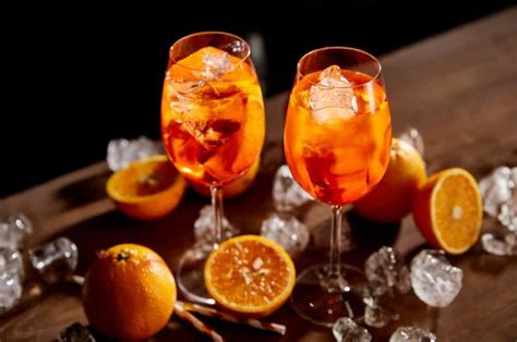 Aperol Spritz Opskrift på klassisk Italiensk Aperitif Vielskermad dk