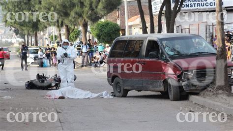 Muere motociclista tras ser chocado por una camioneta en León