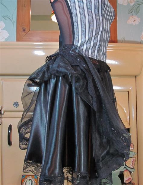 VINTAGE BLACK LACE GLOSSY SATIN RA RA SKIRT HALF SLIP PETTICOAT SKIRT