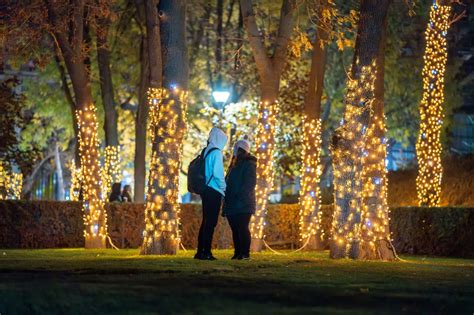 B Peste Milion De Oameni Au Fost La West Side Christmas Market