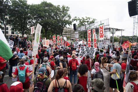 Thousands protest Netanyahu outside US Capitol