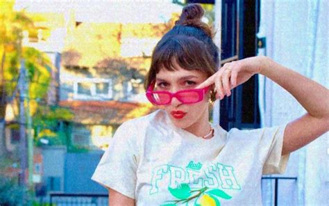 Cande Vetrano da la nota con un guiño sutil a Sex and the City