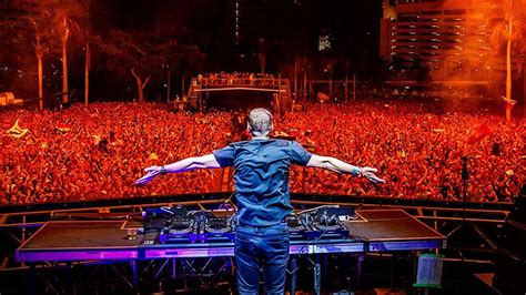 Armin Van Buuren Live At Ultra Music Festival Miami Youtube