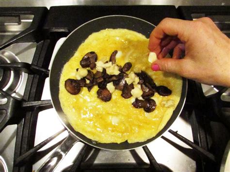 How To Make A Perfect Omelet Food Network Help Around The Kitchen Food Network Food Network