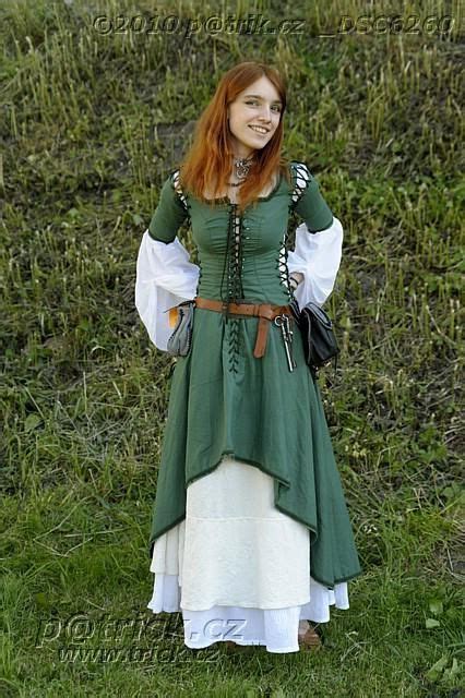 Very Pretty Green Dress Possibly For Archer Or Lady Medieval