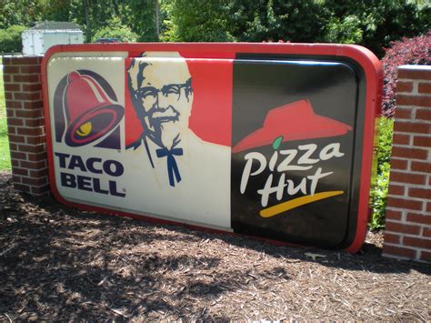 Taco Bell Kfc Pizza Hut Sign Taco Bell Kfc Pizza Hut Flickr