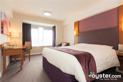 Premier Inn Edinburgh City Centre (Princes Street) Hotel Review: What ...