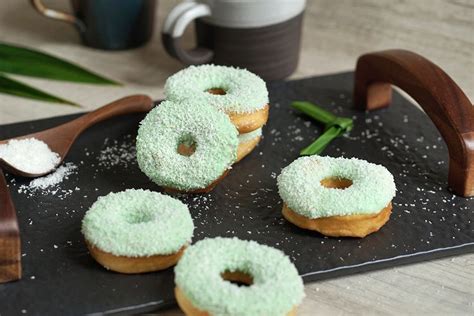 Resep Donat Pandan Kelapa