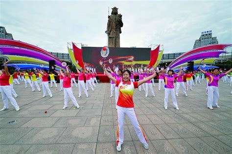 加大全民健身普及力度 株洲万人同跳广场舞 焦点图片 株洲文明网