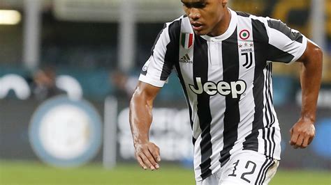 El Defensa Alex Sandro Renueva Con La Juventus Hasta 2023