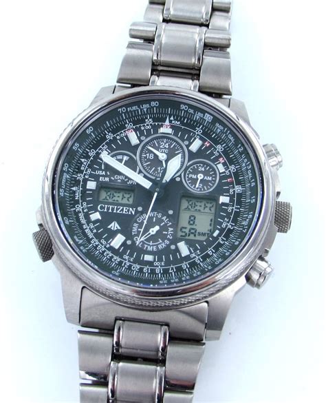 Citizen Eco Drive Promaster Sky Titan Funkuhr Herrenuhrr Weltzeit Solar