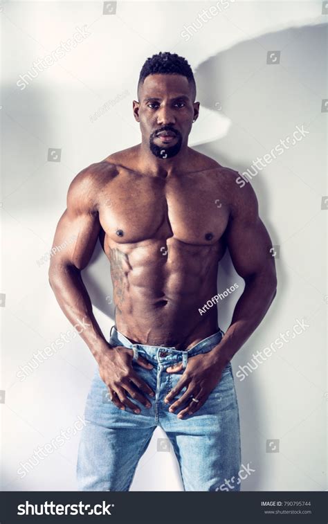 African American Bodybuilder Man Naked Muscular Foto De Stock