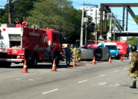 Vídeo Colisão seguida de capotamento é registrada em Campos Parahybano