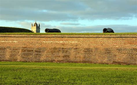 Fort Moultrie - SullivansIsland.com