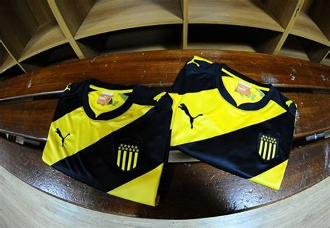 Camisa Dos Anos Do Pe Arol Puma Mantos Do Futebol