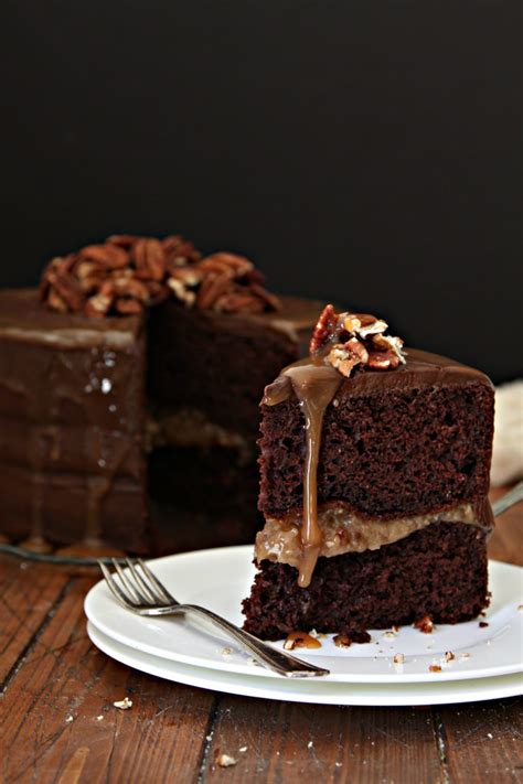 Chocolate Bourbon Pecan Cake Bell Alimento