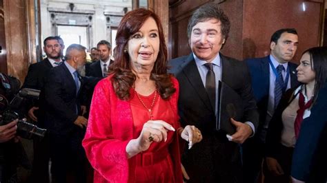 Javier Milei Cristina Kirchner acusó a Javier Milei de usar reservas