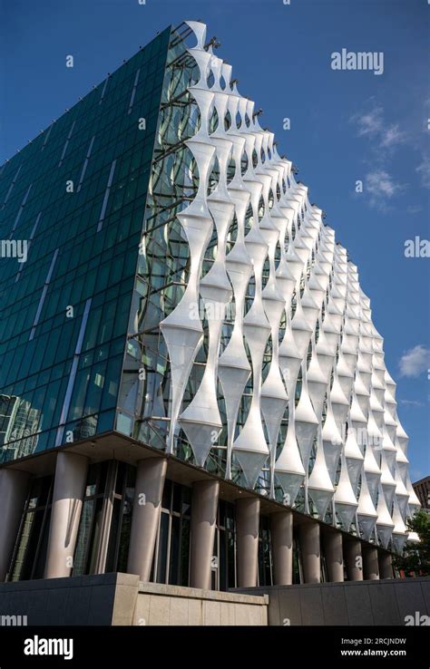 Nine Elms London Uk The Embassy Of The United States Of America In London The Us Embassy Is