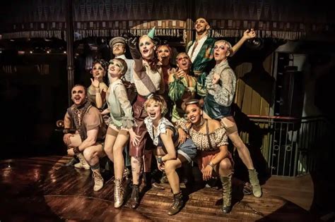 Review Cabaret At The Kit Kat Club London Not Just The West End