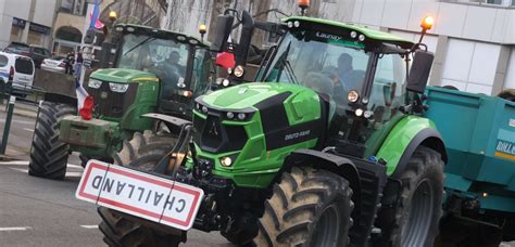 En Mayenne Les Agriculteurs Bloqueront Autoroutes Et Rond Point