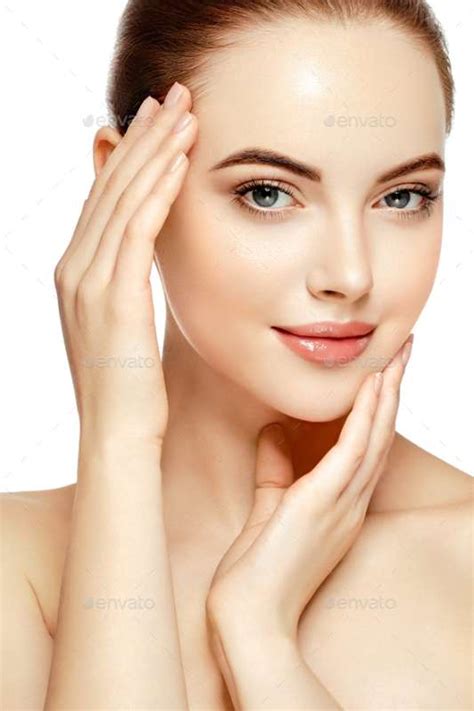 Skin Care Routine सोने से पहले ये 8 आदतें कर देंगी त्वचा की काया पलट