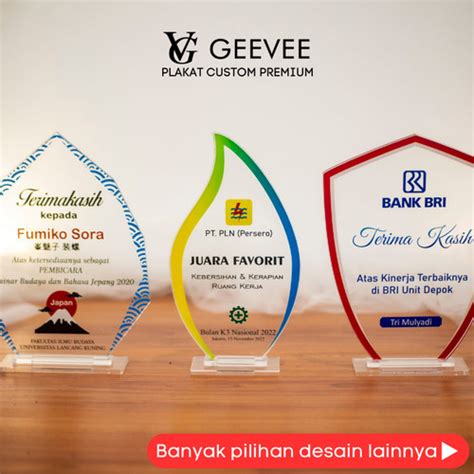 Jual Plakat Akrilik Wisuda Unik Dengan Desain Custom Kab Sleman