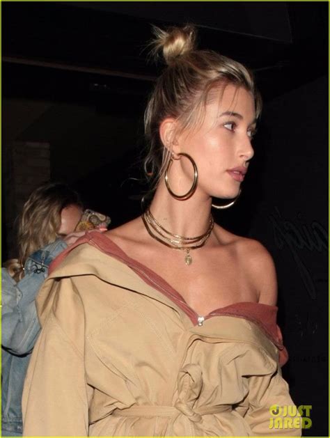 Photo Hailey Baldwin Shows Off Gorgeous Body In White Bikini 01