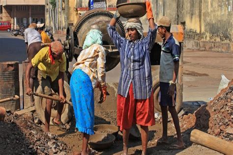 Lakhs Of Unregistered Labourers In Up Not Entitled To Relief During