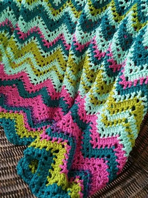 Crochet A Temperature Blanket Model Ilka Roshelle