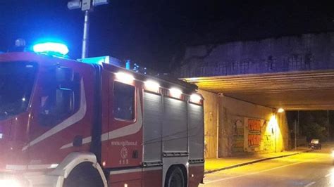 Tra Melegnano E Cerro Piovono Calcinacci Dal Ponte Dellalta Velocit