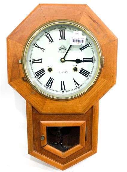 Beacon 31 Day Chiming Wall Clock With The Key And Pendulum Bunting