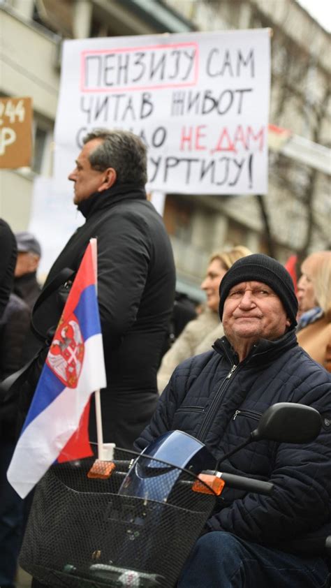 Veliki Protest Srba U Severnoj Mitrovici Ukida Nam Se Par E Hleba