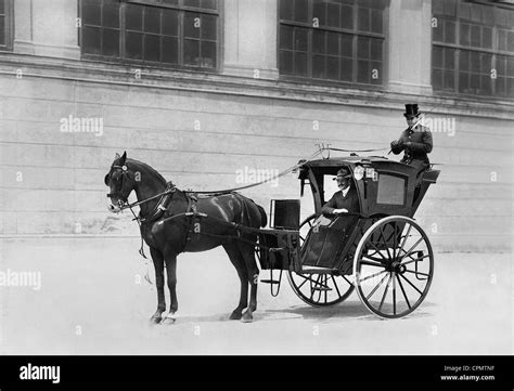 Two wheeled horse drawn carriage hi-res stock photography and images ...