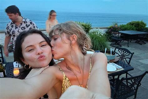 Selena Gomez Posts Adorable Selfies With Taylor Swift