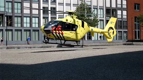 Lifeliner Politie En Ambulance Met Spoed Naar Een Melding In Dordrecht