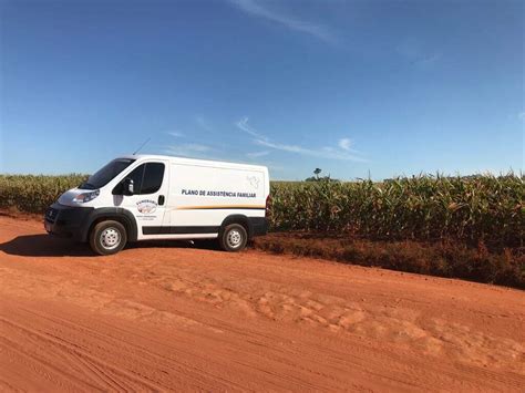 corte no pescoço mulher é encontrada morta em plantação Interior