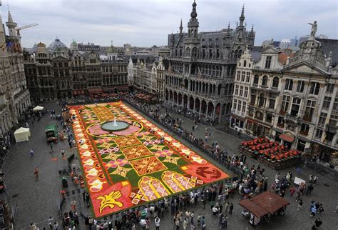 Bruxelles Plus De Visiteurs Pour Le Tapis De Fleurs