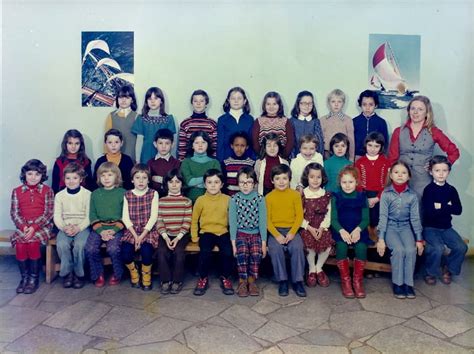 Photo de classe CE1 1976 1977 de 1977 école Primaire De Trèves Feyen