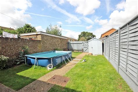 Foster Way Wootton Bedford Bedfordshire Mk43 3 Bed Terraced House