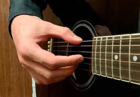 Постановка правой руки на гитаре. Правила и рекомендации - GuitarGrad