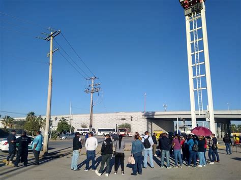 Fuerte explosión al sur de Saltillo destruye locales y deja a dos heridos